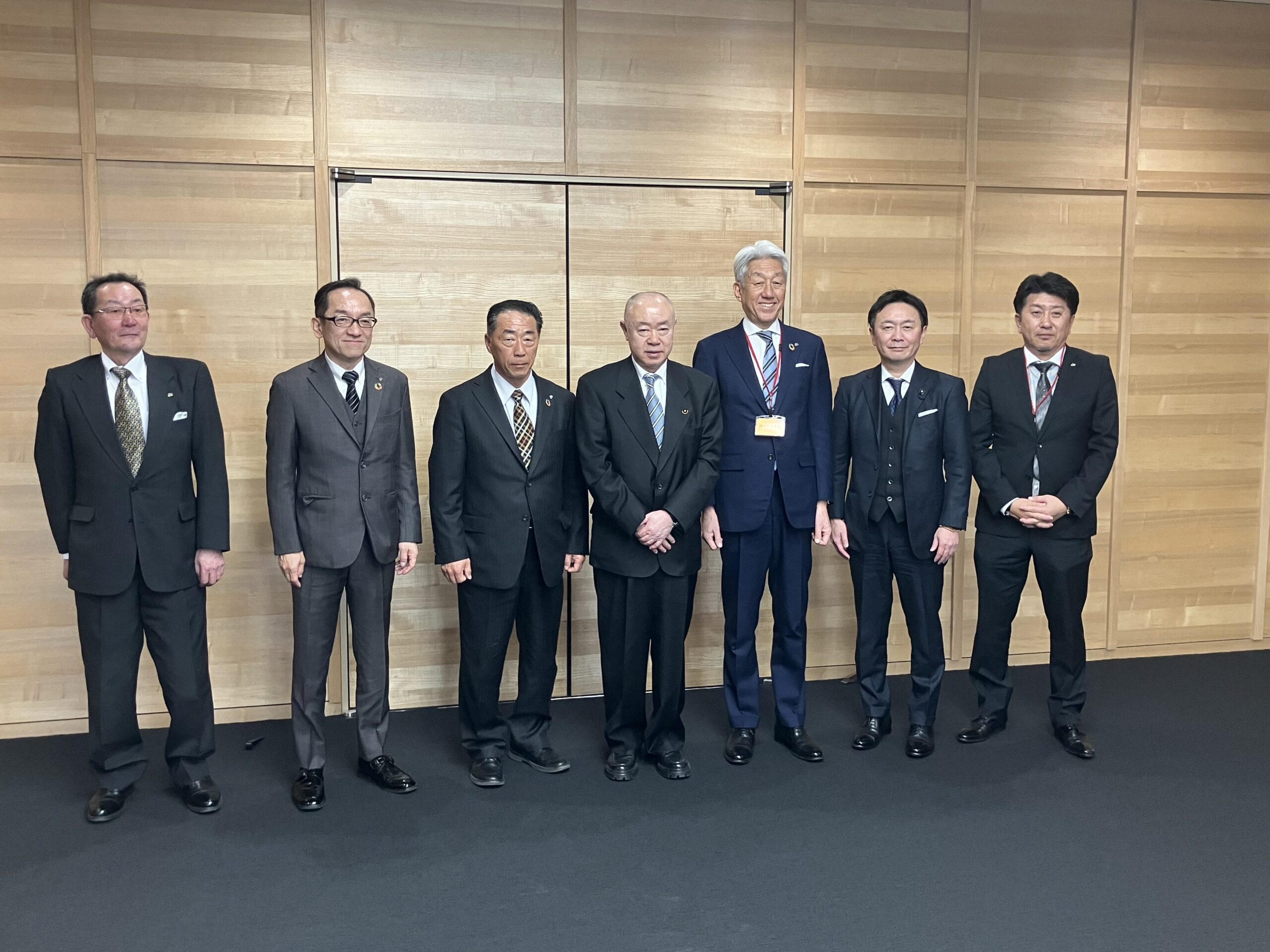 第76回全国建築板金業者北海道大会に向け、北海道知事・札幌市長・道議会議長を表敬訪問いたしました